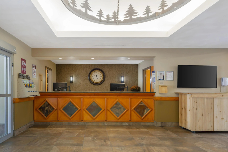 Best Western Plus Valemount Inn & Suites