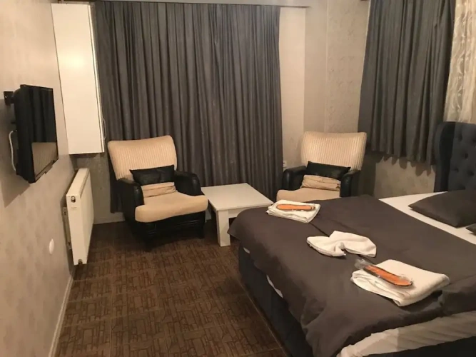 Deluxe Suite