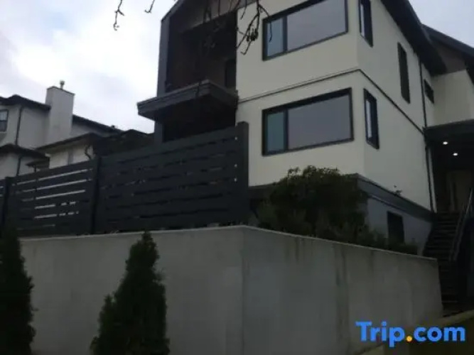 Stylish 1-Bedroom Suite with Modern Amenities