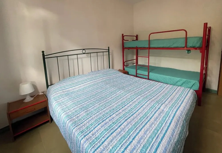 Accommodation With Shared Garden Close to the sea