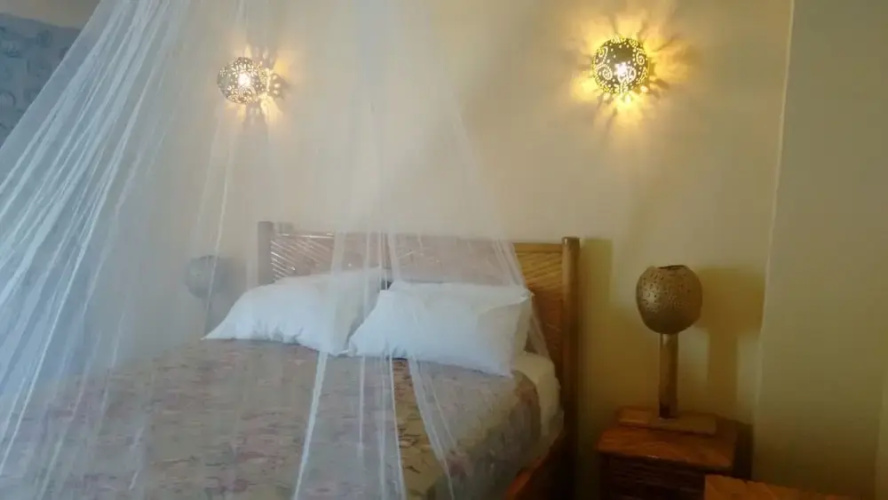 Yoset Hotel