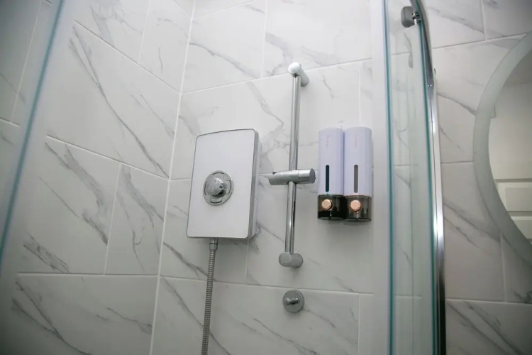 2 Bed Flat - Sleeps 3 - Wifi - Parking