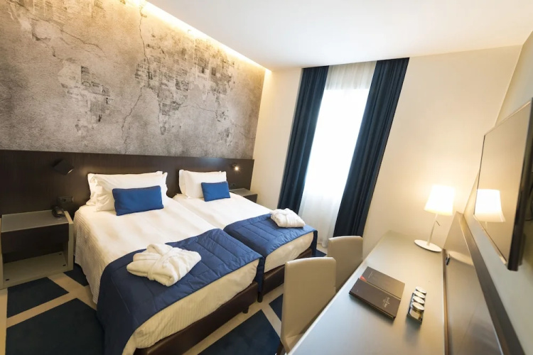 Manin Hotel