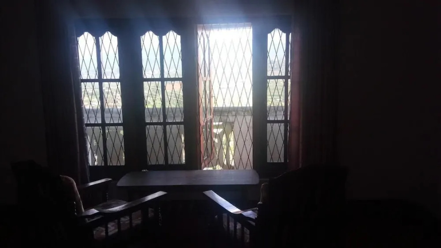 Inn eye shot