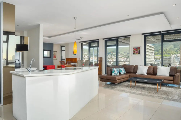 1110 Four Seasons