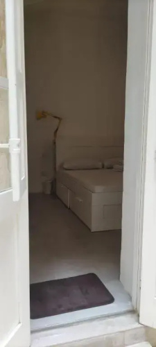 AF4 - Basic studio apartment
