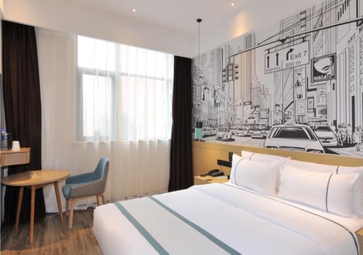 Standard Double room with street view