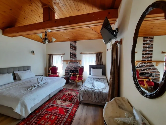 1 Bedroom Standard Double room with mountain view