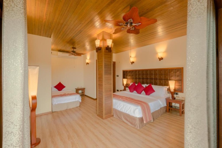 Family Suite with balcony and with Island view