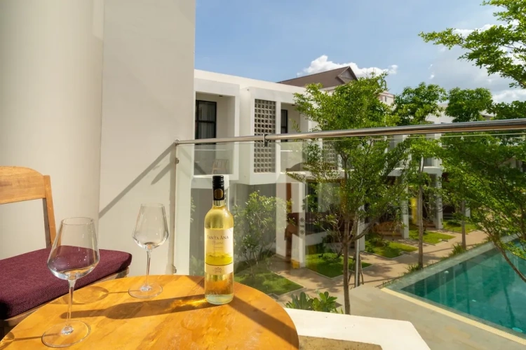 Deluxe Twin room with balcony and with pool view