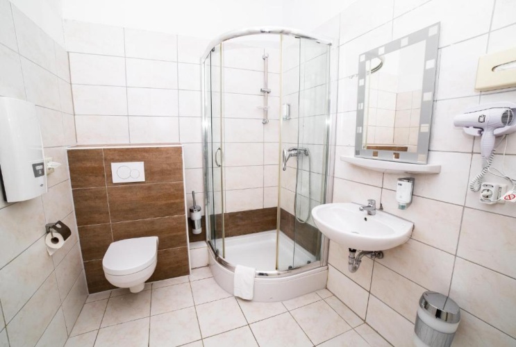 3 Bedrooms Apartment