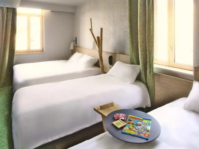 Standard Double room with city view