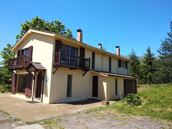 3 Bedrooms Cottage