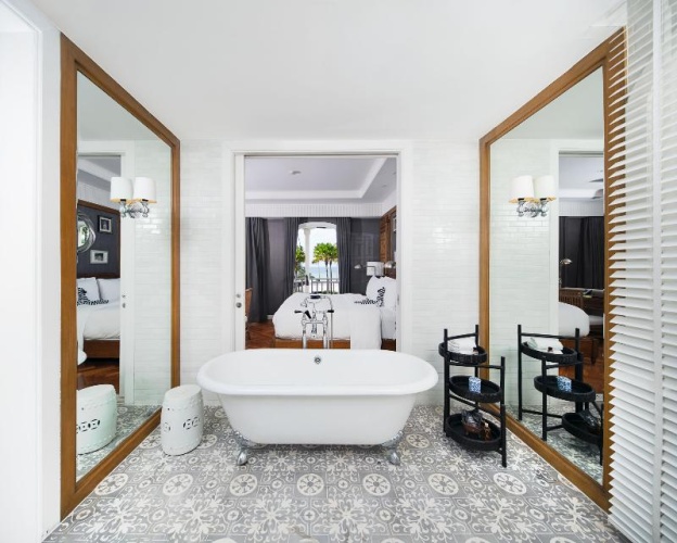 Standard Junior Suite with balcony