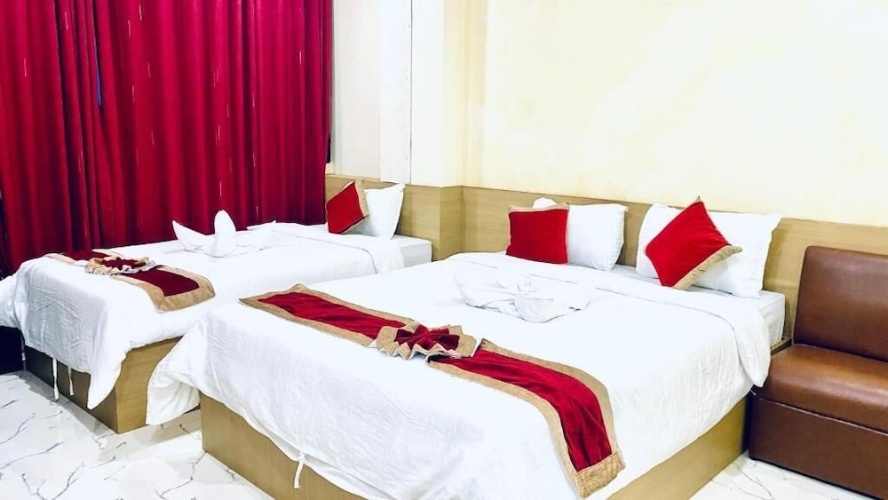 Deluxe Double room with city view