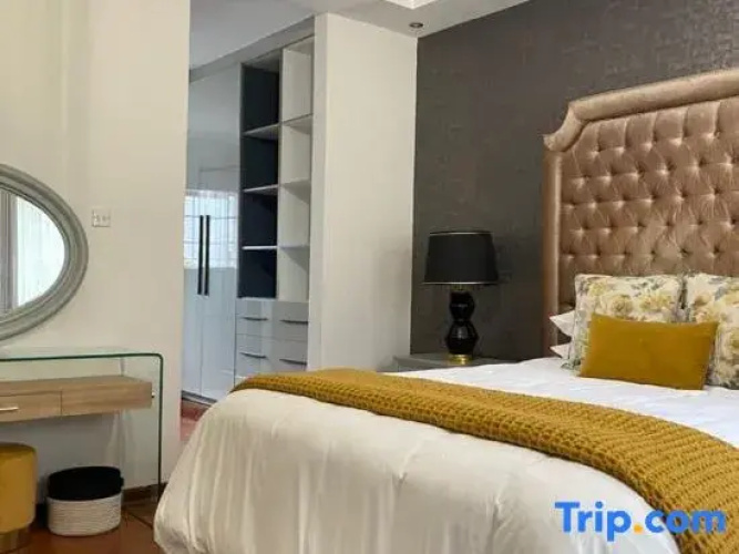 Luxurious Messe Luxe 4-bed Apartment CBD