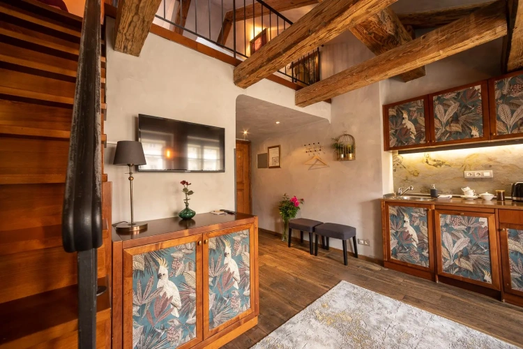2 Bedrooms Apartment with city view