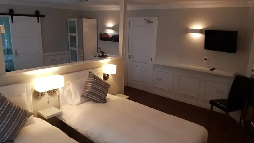 Maclean Guest House