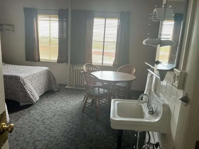 Canfield Hotel