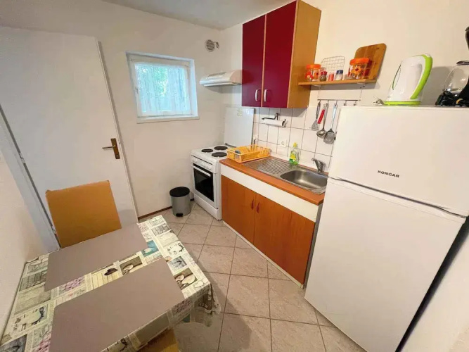 Studio apartment Perovic