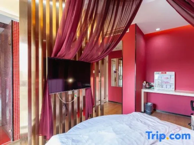 Grand room