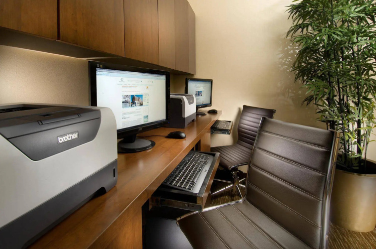 DoubleTree by Hilton Sterling - Dulles Airport