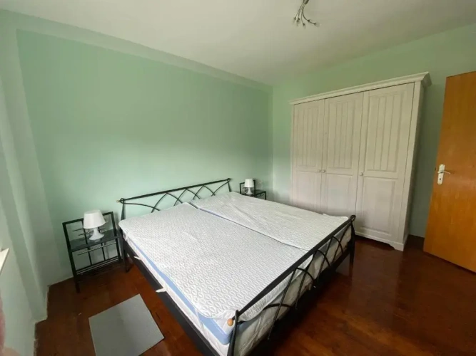4 Bedrooms Cottage