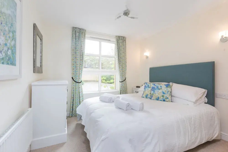 388 Old Tolbooth Wynd Apartment 2