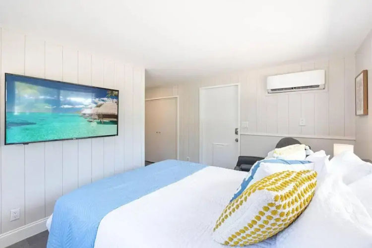 Cozy Home at Lighthouse Point With Pool