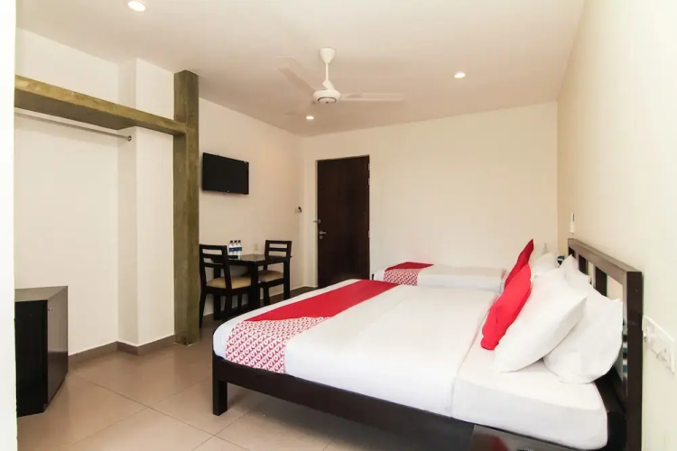 OYO 117 Saninro Residencies