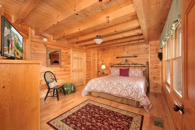 Almost Heaven - 4 Br cabin by RedAwning