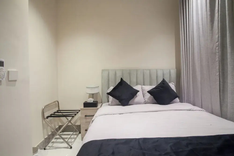 Elite One-Bedroom Apt AlRimal-4