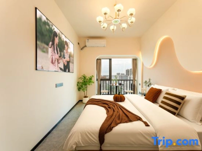 Standard Double room with city view