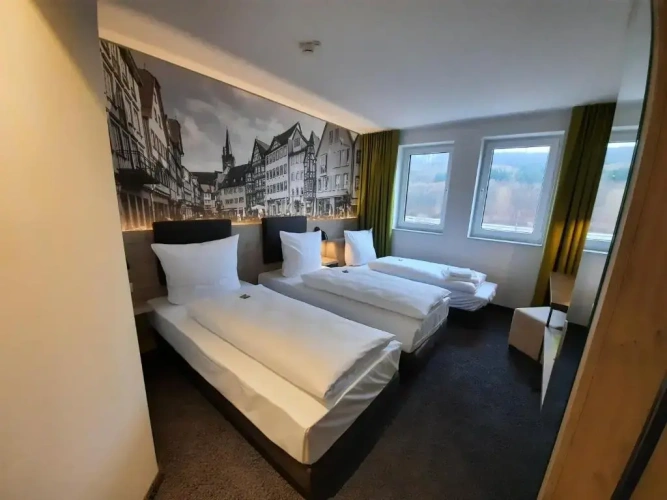 Standard Triple room