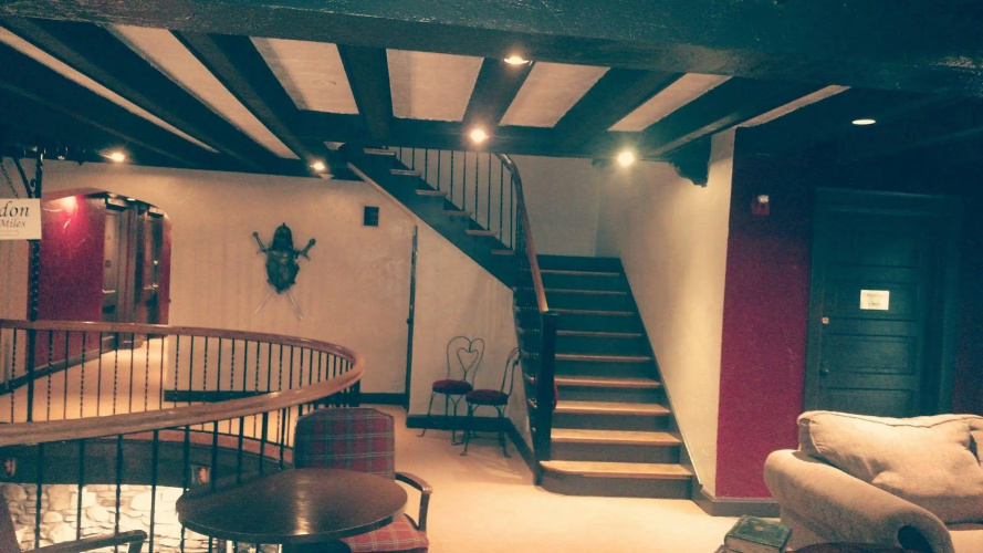 Ye Olde English Inn photo 12