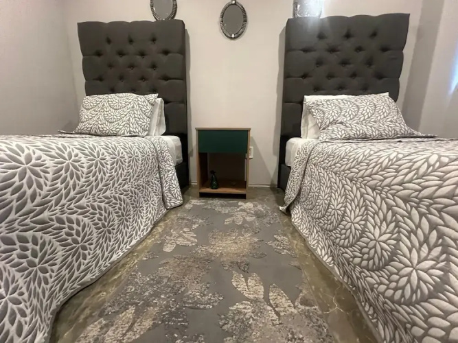 Modern Polanco Stay - Parking- Elevator- Sleeps 10