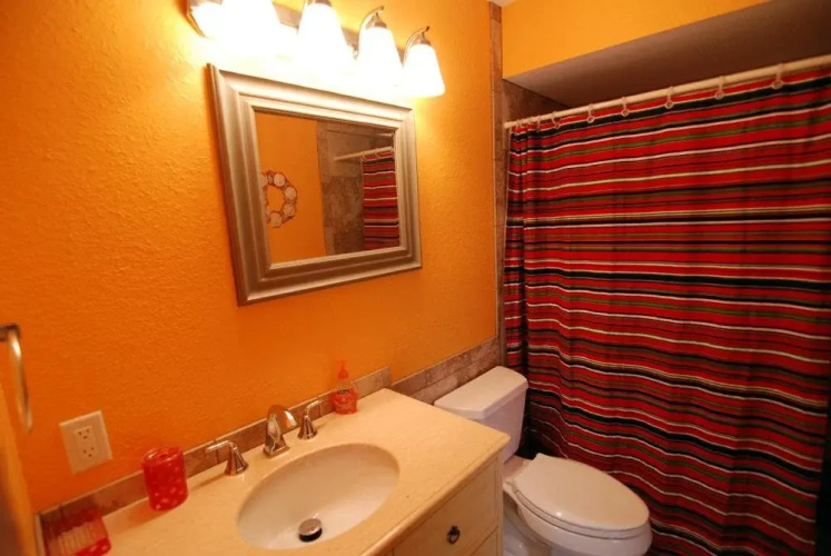 Luci's Sunshine Cottage