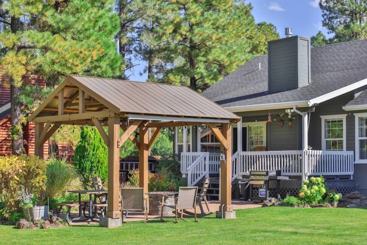 4 Bedrooms Cottage with balcony