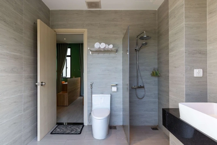 Quadruple Suite