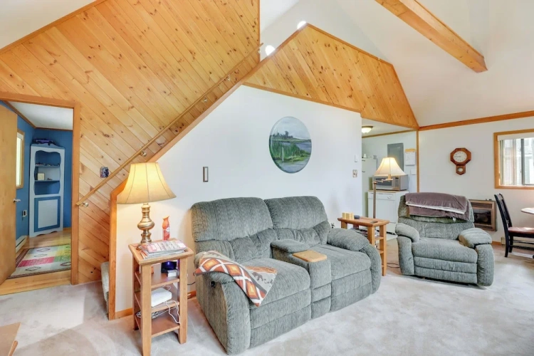 3 Bedrooms Cottage with balcony