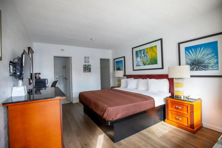 Days Inn