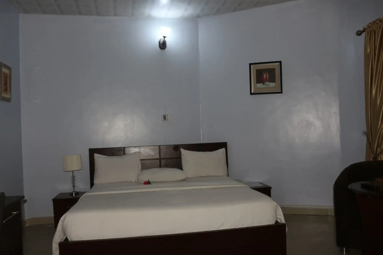 Albert Suites