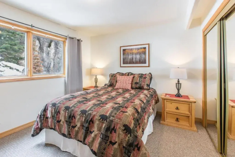 1490OAK Grandview Condo