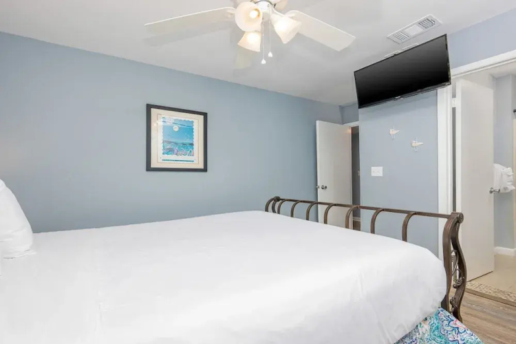 Mariner Lakes 40 2 Bedroom Condo