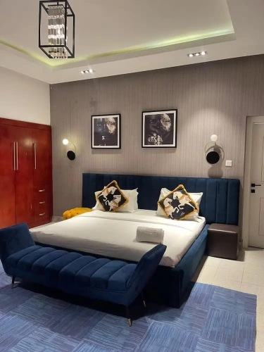 3 Bedrooms Luxury Club Apartment with balcony