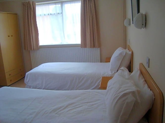 Standard Triple room