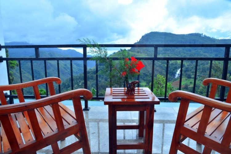 Standard Family room with mountain view