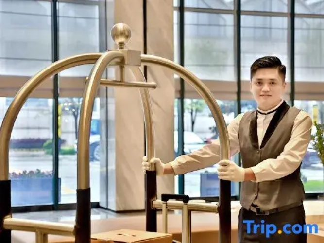 Eastern Gloria Plaza Hotel