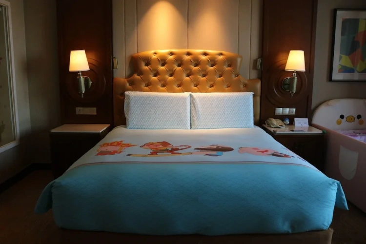 Executive Twin Club room with balcony