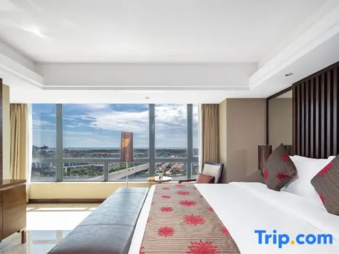 Deluxe Double Suite with garden view